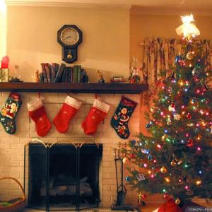 Коледни чорапи - в очакване на големите подаръци от добрия старец