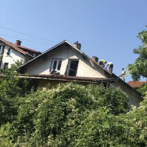 Демонтаж на стар покрив