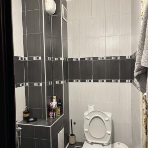 57E97AC9-EF11-45B8-9466-2AA2C5698E2D