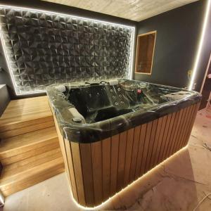 020dd2ae-c3f5-4705-9315-e7a49891d827