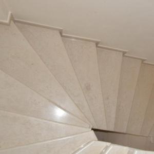 стъпала варовик.jpg