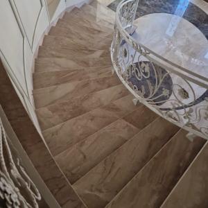 стъпала дайно мрамор .jpg