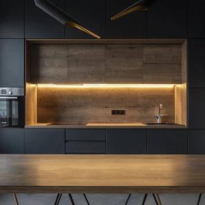 фурнир примесен с тъмни нюанси. Топъл уют