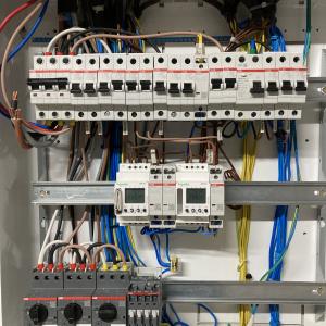 Подвързване на табло общи части