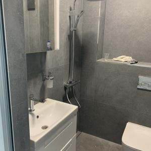 IMG-acf2befb0972bf5992024b49c5b9b0d6-V