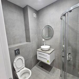 Баня с окачен тавав