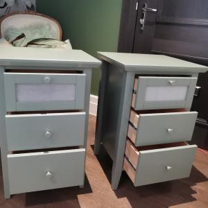 Шкафчета в светло зелено