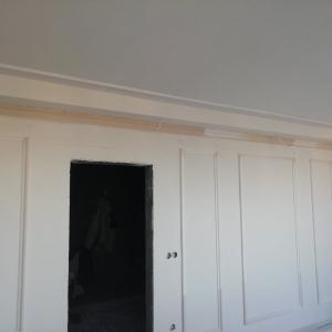 профили по стени