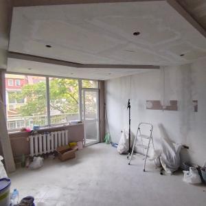 Шпакловани окачени тавани със скрито осветление