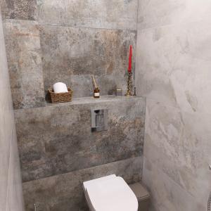 IMG-e930806af88ead93aae82cdb11f9f675-V