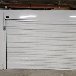 Ролетна врата с плътни стоманени ламели