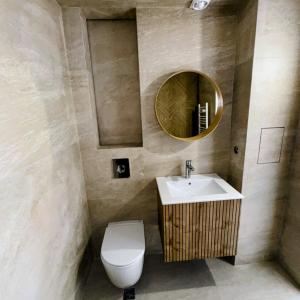 Вече с монтирана санитария