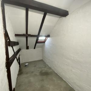 След реновиране на стария таван!