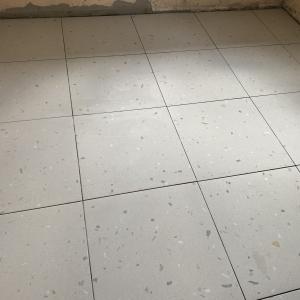 Завършен под кухня!