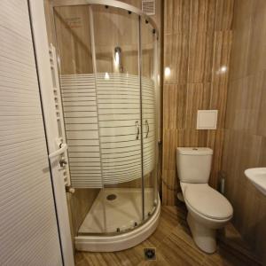 Монтирана душ кабина