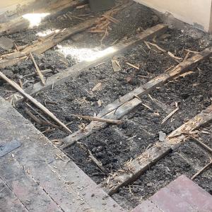 Дървен под  (душеме)