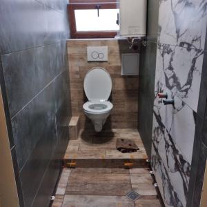 IMG-f5e4cec85bbdf4cc1b7e69c1c5f878a0-V