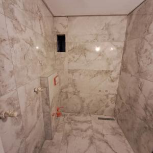 IMG-de0bf3b33c5cecae8c91f8bcecbbf819-V