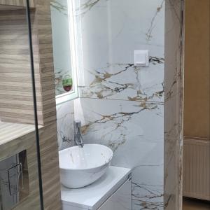 IMG-16cc6960f23fb8fc5367259471c74f06-V