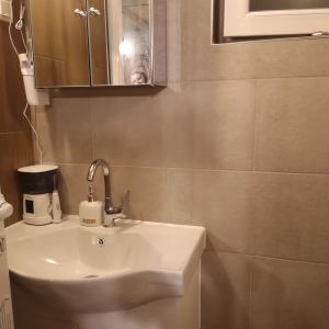 IMG_20220804_001323_BURST001_COVER