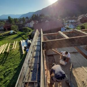 Подготовка за отливане на стоманобетонен пояс.