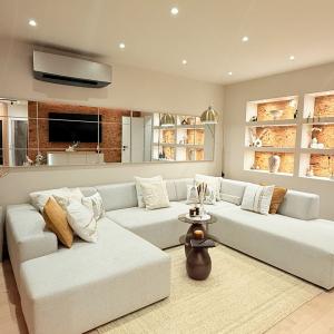 IMG-b681aa21c279f892a7582b69a72023a7-V