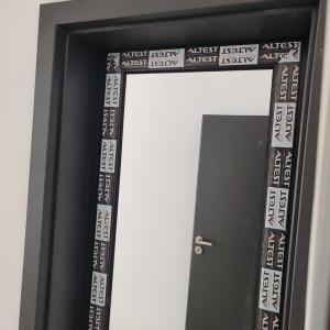 9459