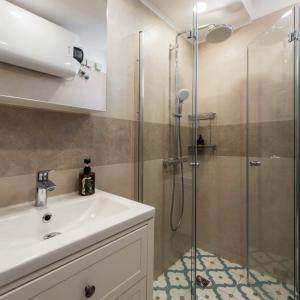 10-after-bathroom2.CrvZerSU