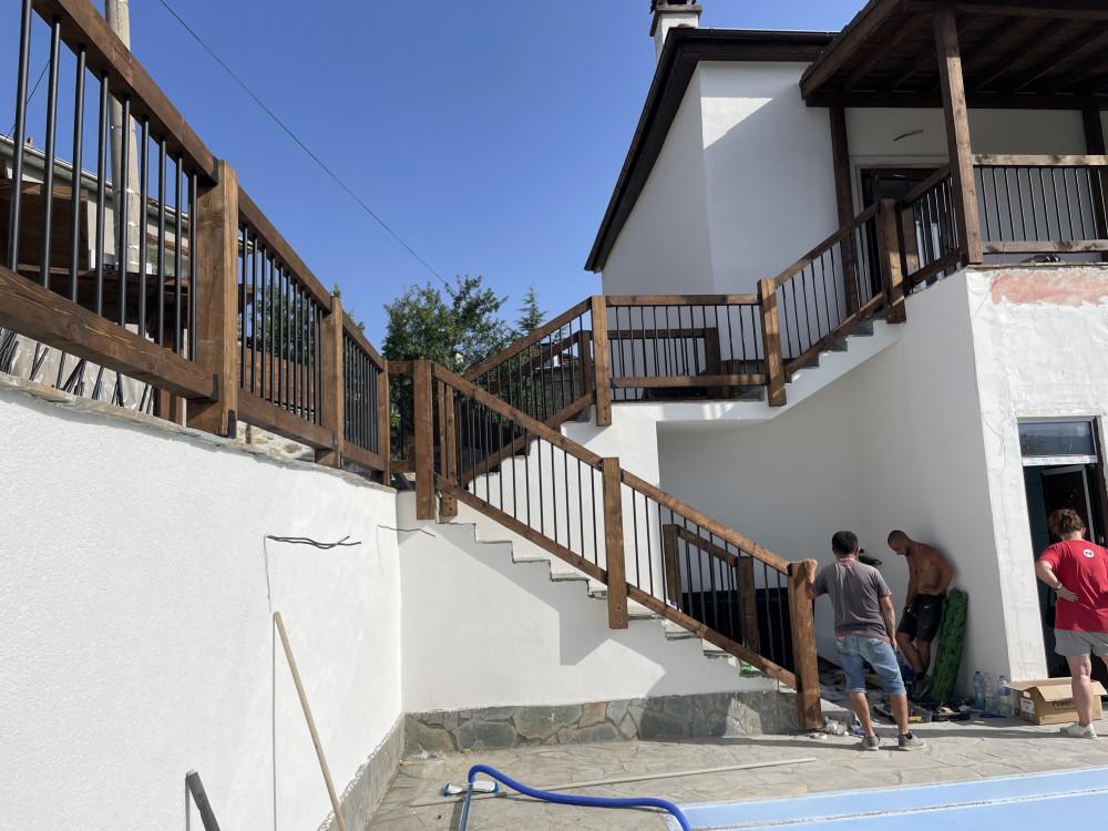 Парапет екстериор