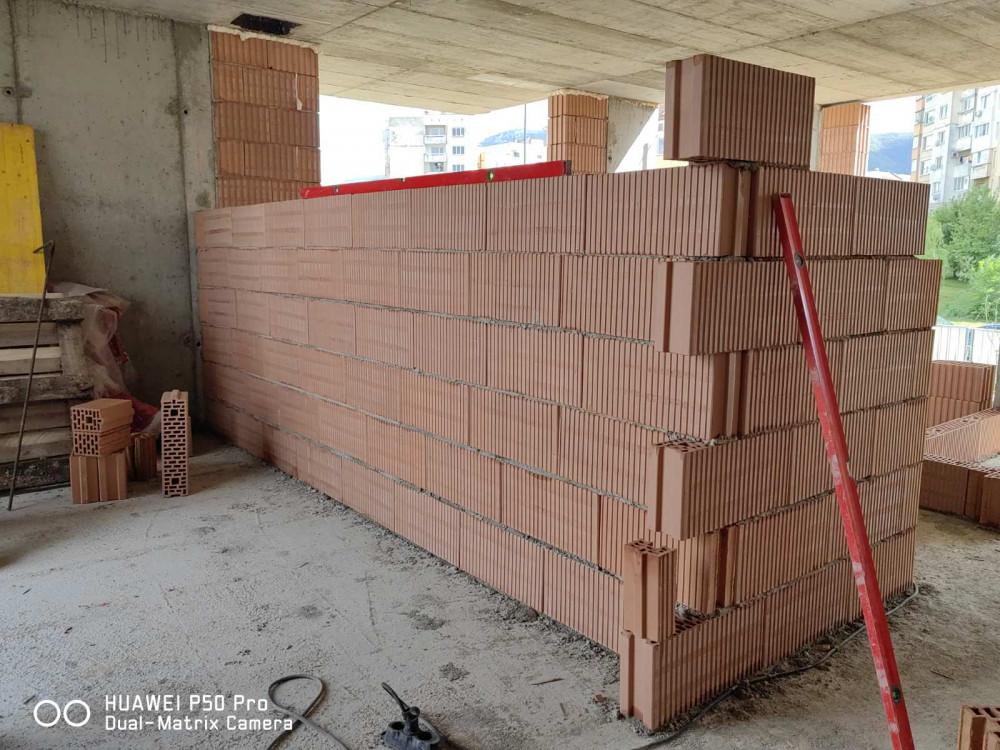 IMG-21755153534497021f961957a4a82c36-V