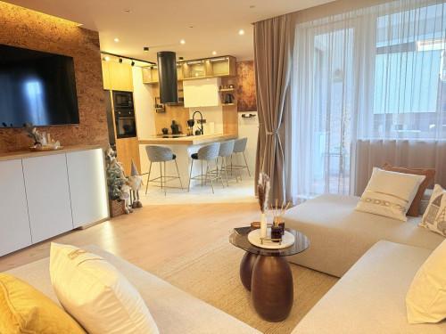 IMG-f116d95cbf1c695c3e793efd27832418-V