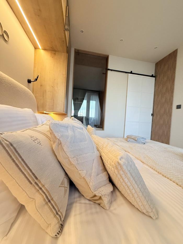 IMG-22ba956a37ad0c315e5a81013a02a51b-V