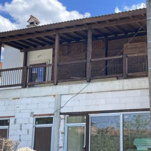 Навес и прапет