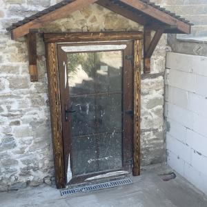 Козирка и облицовка на входна врата